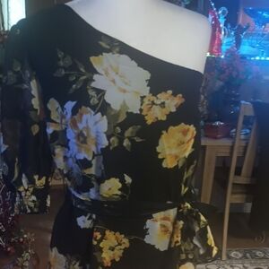 A New Gibsonlook Black and Cream Floral Fabric Size S With Tag Fully Lined